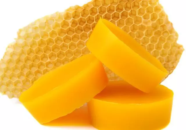 beeswax candle 11